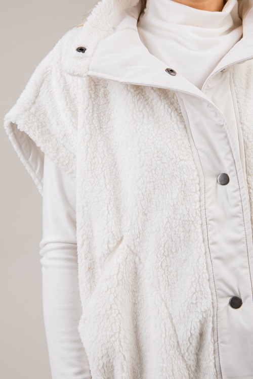 Sherpa Vest, Ivory - 1024-44.jpg