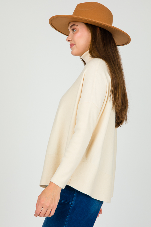 Leslie Turtleneck, Cream