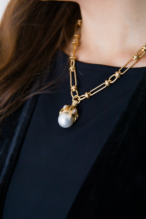 Statement Pearl Chain Necklace