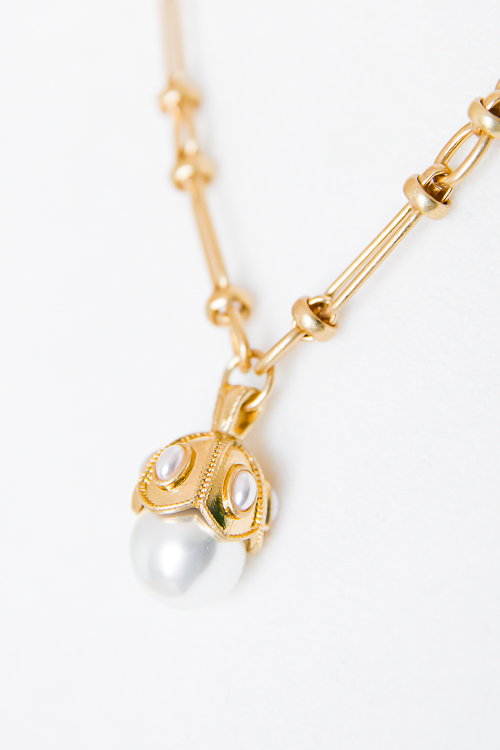 Statement Pearl Chain Necklace