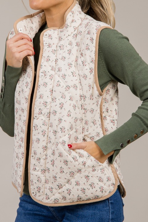 Contrast Edge Floral Vest, Cream - 4K7A1562.jpg