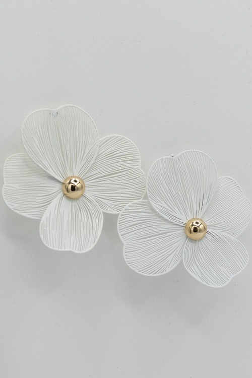 White Filigree Flower Earring - 4K7A8367.jpg